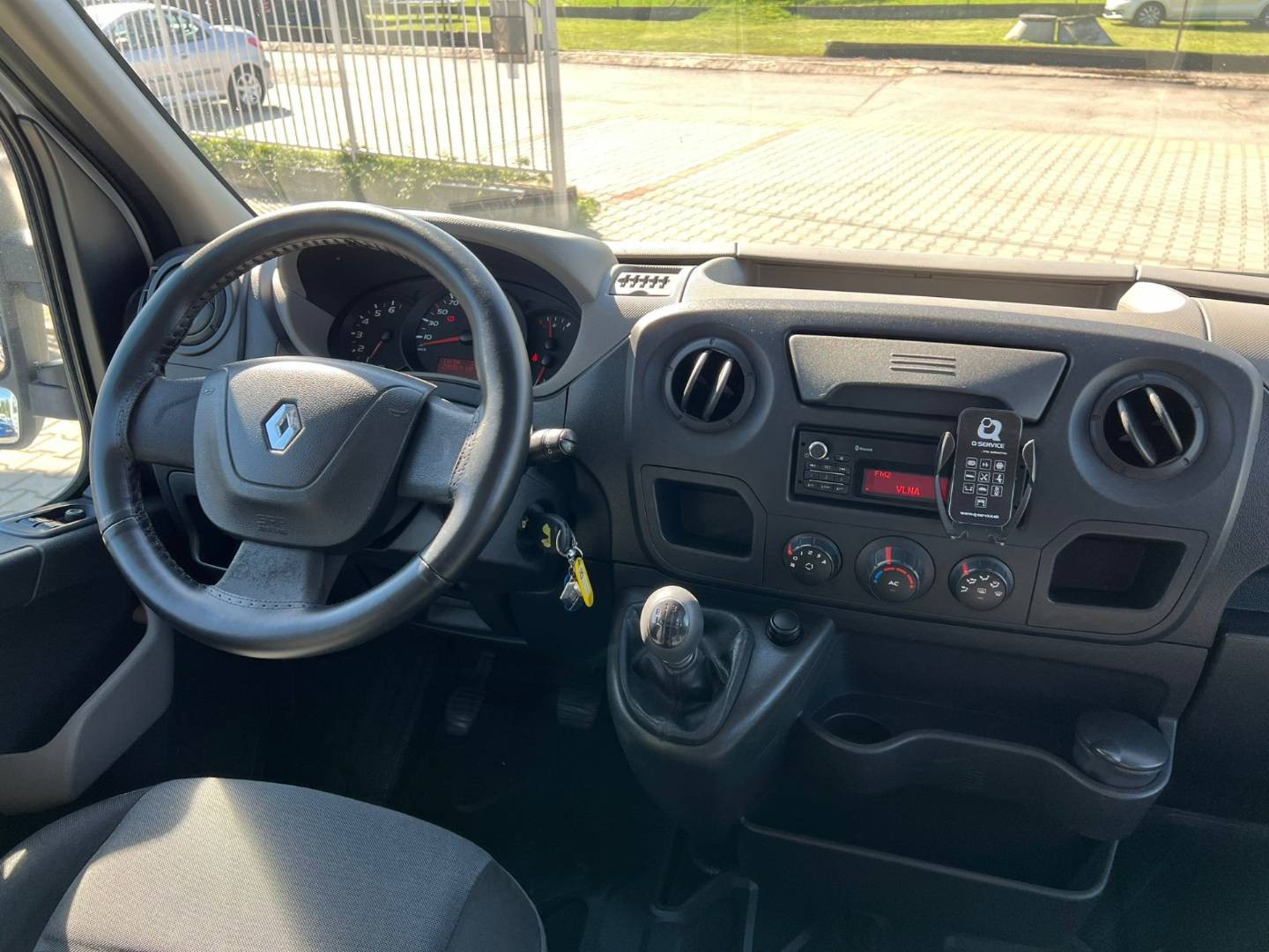 Renault Master 2.3 dci 92 kw 7 - miestne