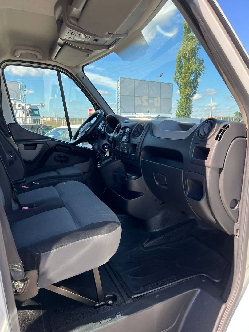 Renault Master 2.3 dci 92 kw 7 - miestne