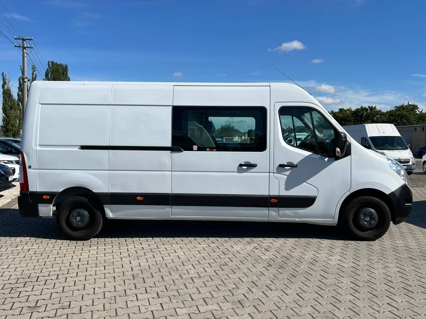 Renault Master 2.3 dci 92 kw 7 - miestne