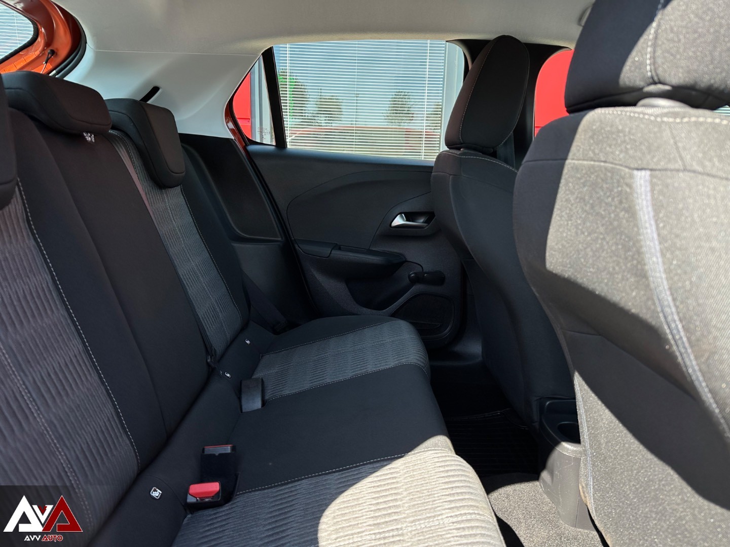 Opel Corsa 1.2 S&S Edition, 12 190km, Slovenské vozidlo