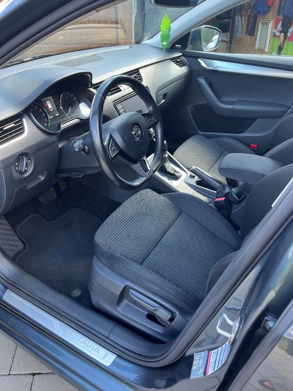 Škoda Octavia Combi 1.6 TDI 110k Active DSG