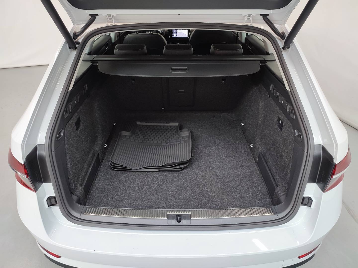 Škoda Superb Combi 2.0 TDI SCR Style DSG