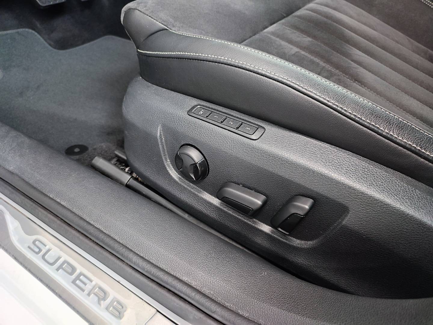 Škoda Superb Combi 2.0 TDI SCR Style DSG