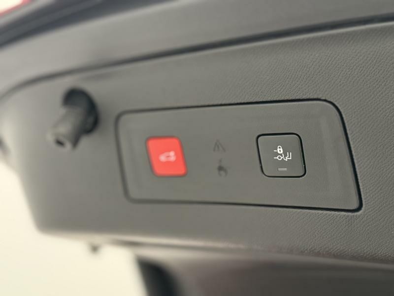 Peugeot 508 SW HYBRID GT CZ 1.maj