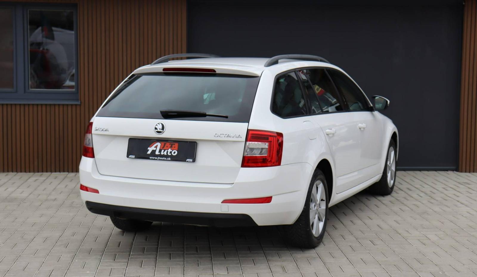Škoda Octavia Combi 2.0 TDI Ambition DSG