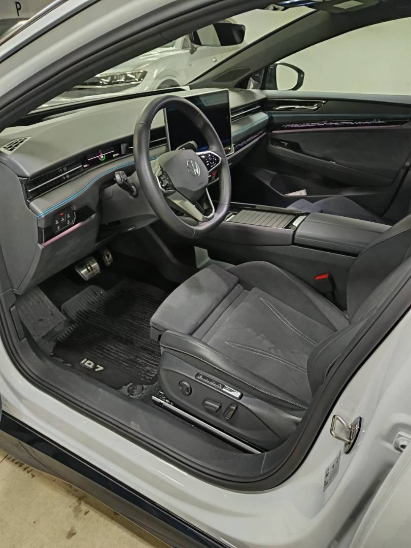 Volkswagen ID.7 77kWh Pro Limited