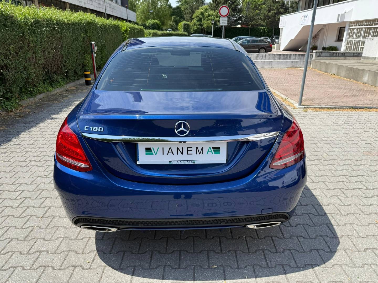 Mercedes-Benz C trieda Sedan 180 A/T