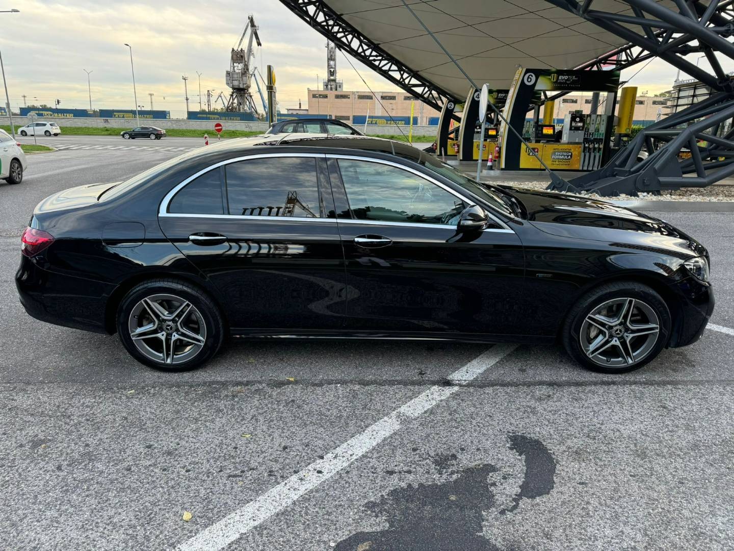 Mercedes-Benz E trieda Sedan 300 de 4MATIC A/T