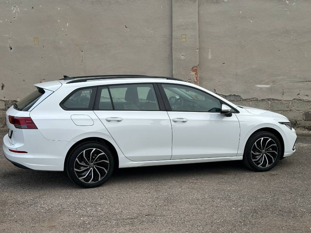 Volkswagen Golf Variant Life 2.0 TDI / NOVÉ VOZIDLO /  V ZÁRUKE / ODPOČET DPH