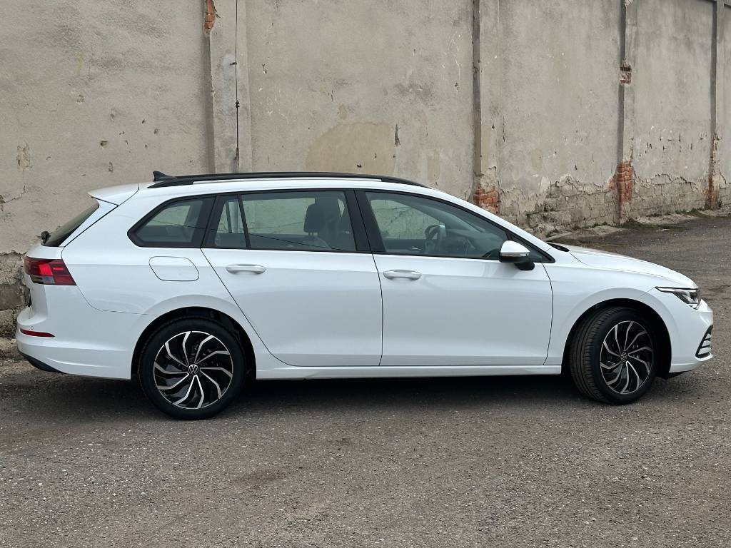 Volkswagen Golf Variant Life 2.0 TDI / NOVÉ VOZIDLO /  V ZÁRUKE / ODPOČET DPH