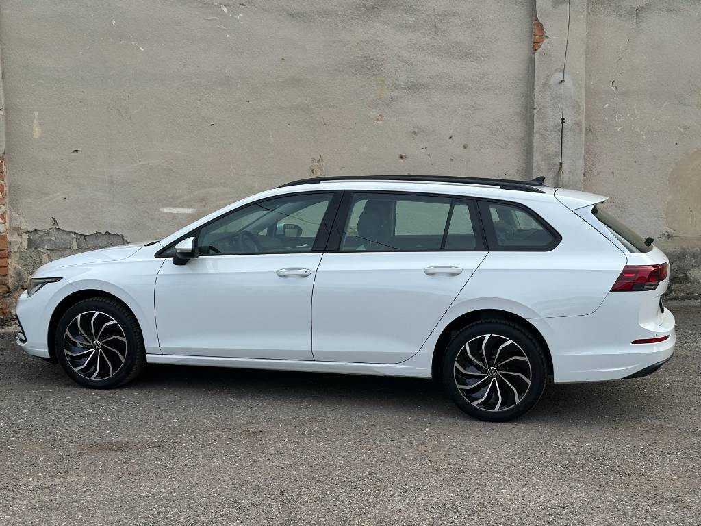 Volkswagen Golf Variant Life 2.0 TDI / NOVÉ VOZIDLO /  V ZÁRUKE / ODPOČET DPH