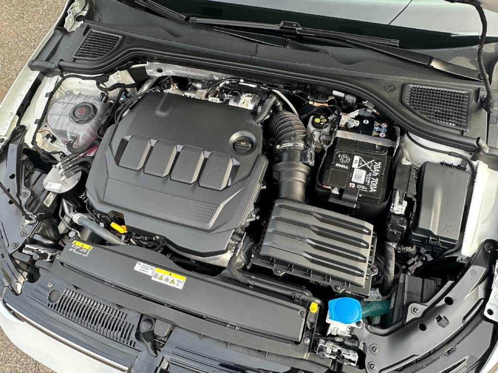 Volkswagen Golf Variant Life 2.0 TDI / NOVÉ VOZIDLO /  V ZÁRUKE / ODPOČET DPH