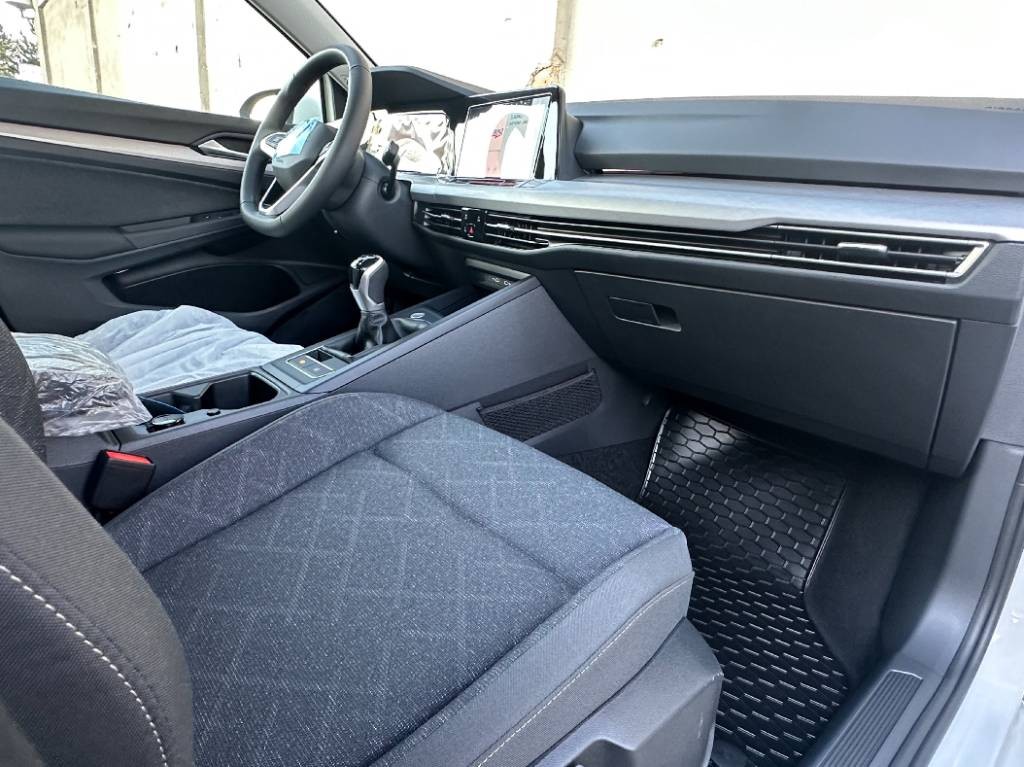 Volkswagen Golf Variant Life 2.0 TDI / NOVÉ VOZIDLO /  V ZÁRUKE / ODPOČET DPH