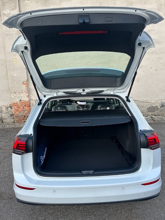 Volkswagen Golf Variant Life 2.0 TDI / NOVÉ VOZIDLO /  V ZÁRUKE / ODPOČET DPH