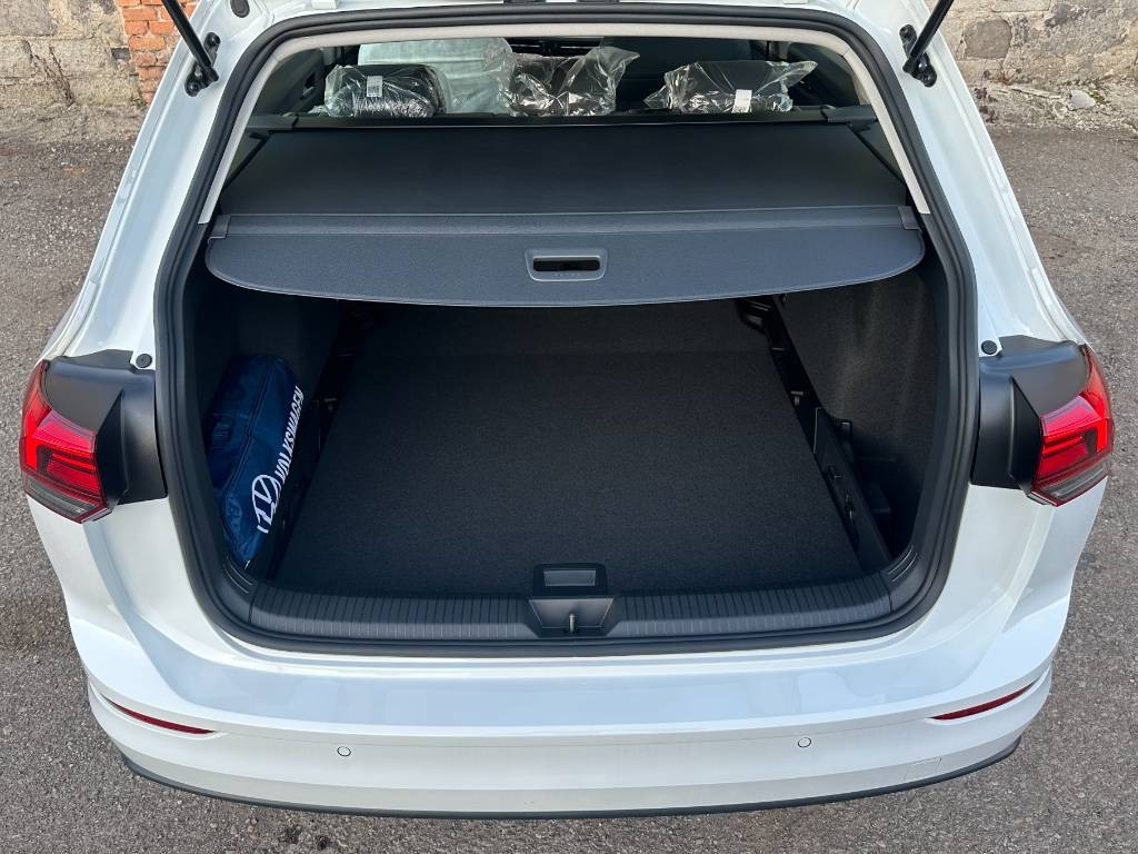 Volkswagen Golf Variant Life 2.0 TDI / NOVÉ VOZIDLO /  V ZÁRUKE / ODPOČET DPH