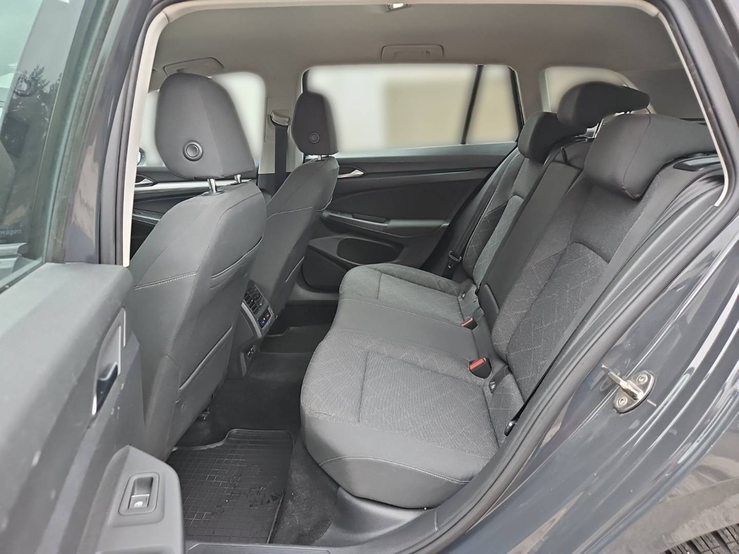 Volkswagen Golf Variant 1.5TSI ACT 130k Limited (8.gen)