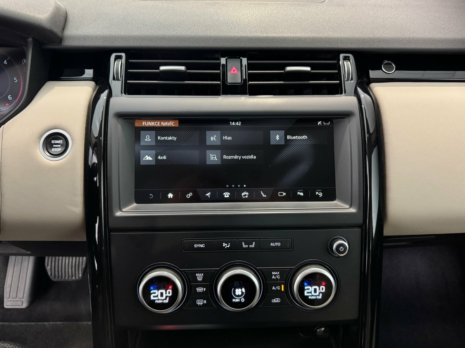 Land Rover Discovery SDV6 306hp SE 7-miestna verzia - VÝPREDAJ SKLADU JAZDENÝCH VOZIDIEL!