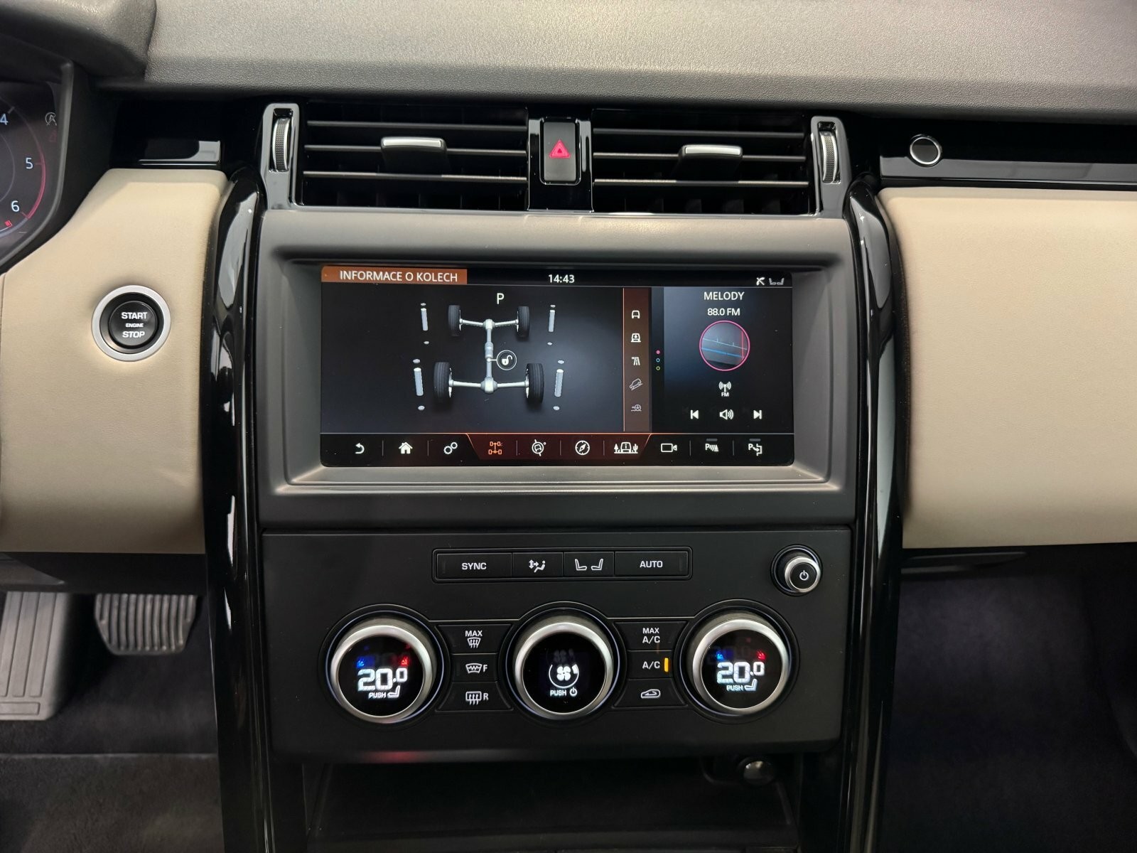 Land Rover Discovery SDV6 306hp SE 7-miestna verzia - VÝPREDAJ SKLADU JAZDENÝCH VOZIDIEL!