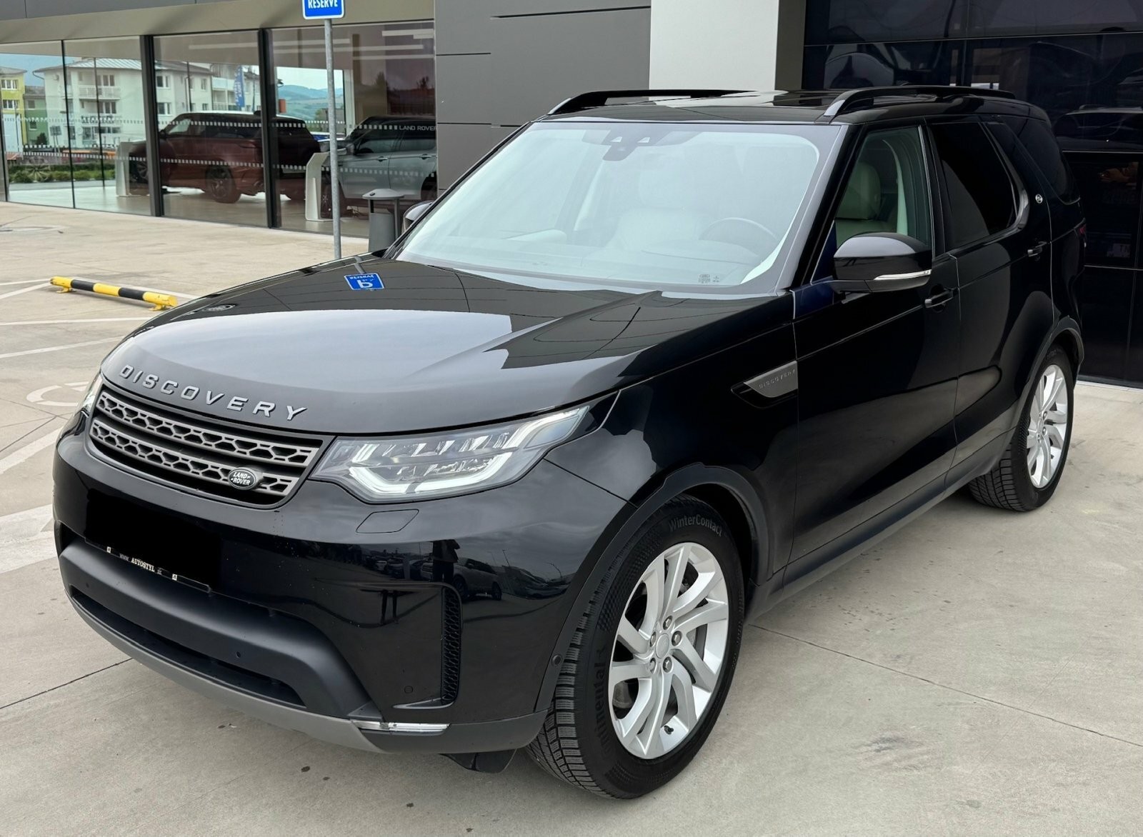 Land Rover Discovery SDV6 306hp SE 7-miestna verzia - VÝPREDAJ SKLADU JAZDENÝCH VOZIDIEL!