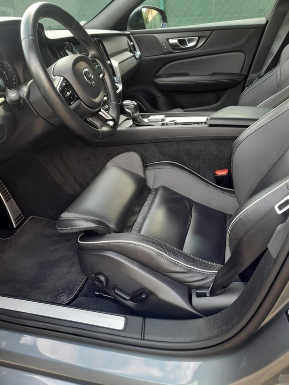Volvo S60 T4 2.0 190k R-Design Geartronic