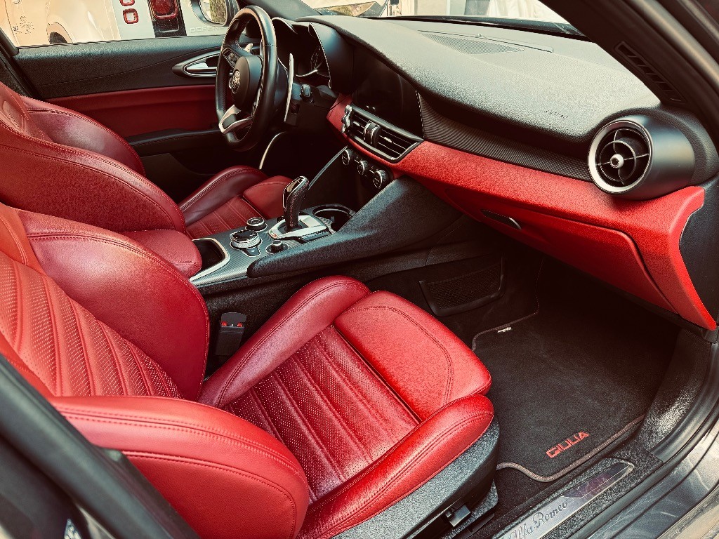 Alfa Romeo Giulia 2.0 GME Veloce AWD AT
