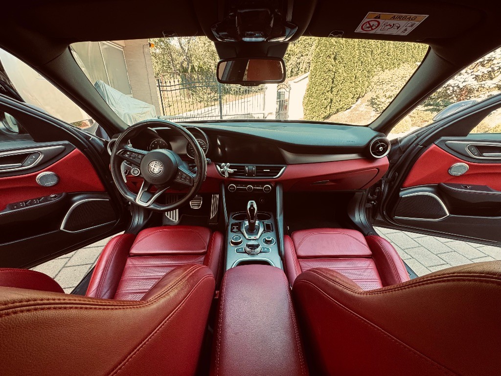 Alfa Romeo Giulia 2.0 GME Veloce AWD AT