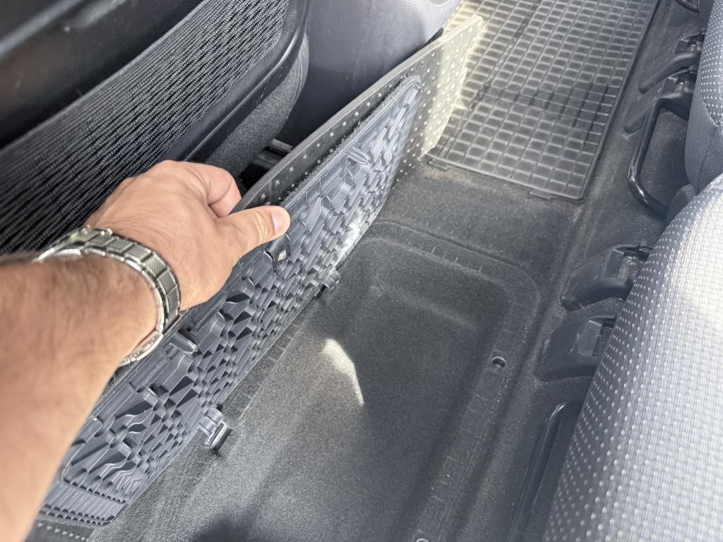 KIA Carens 1.7 CRDi 136k EX 7m