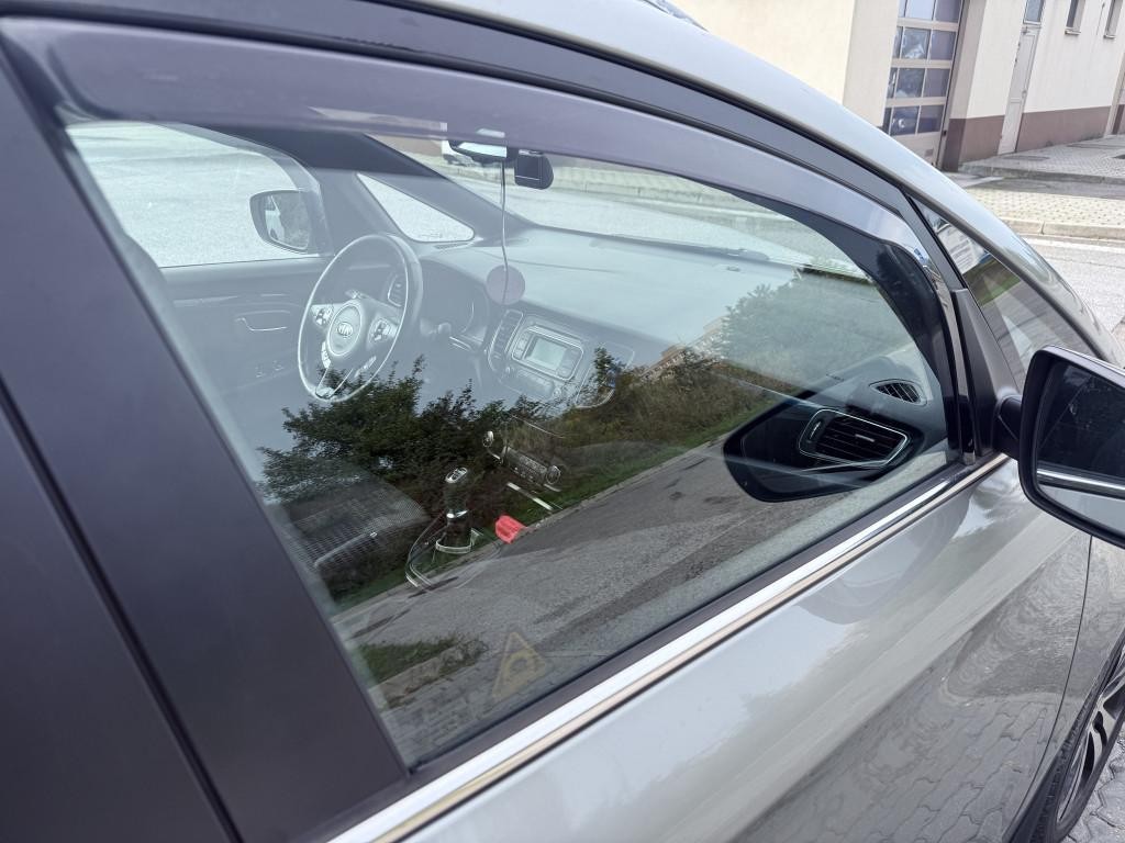 KIA Carens 1.7 CRDi 136k EX 7m