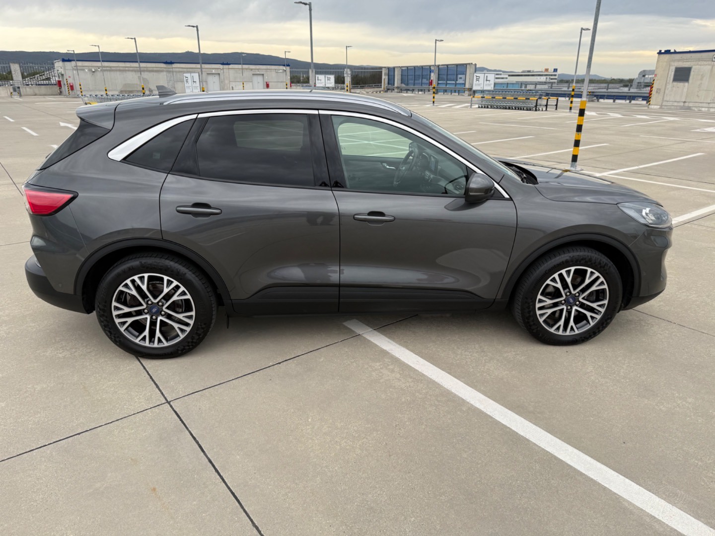 Ford Kuga 2.5 Duratec PHEV 225k Titanium CVT