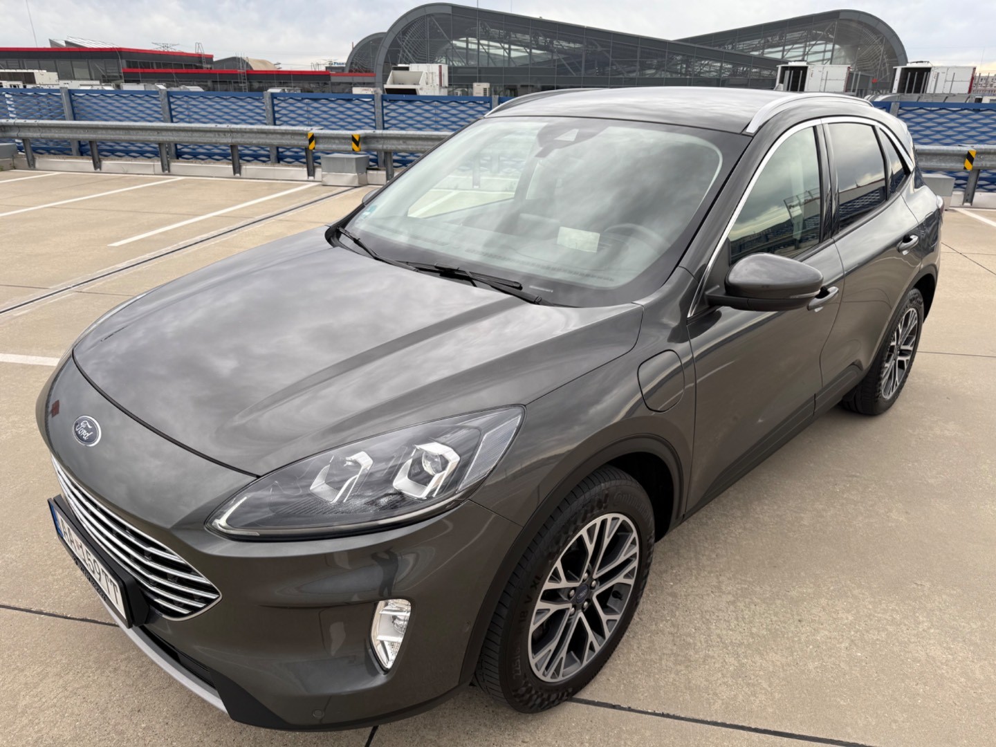 Ford Kuga 2.5 Duratec PHEV 225k Titanium CVT
