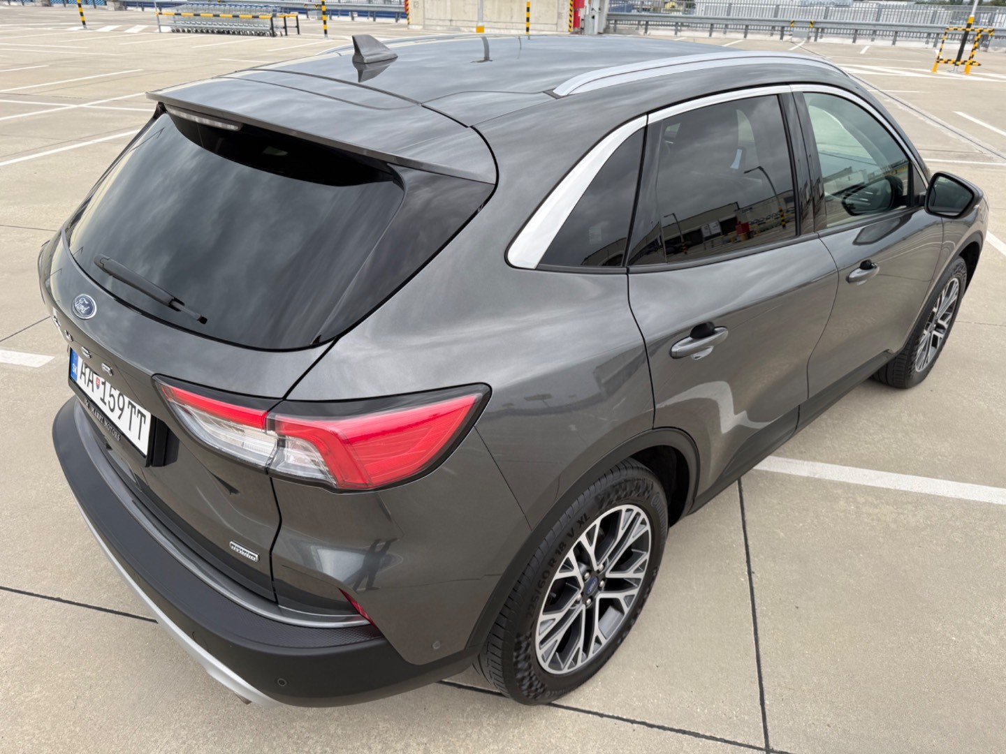 Ford Kuga 2.5 Duratec PHEV 225k Titanium CVT