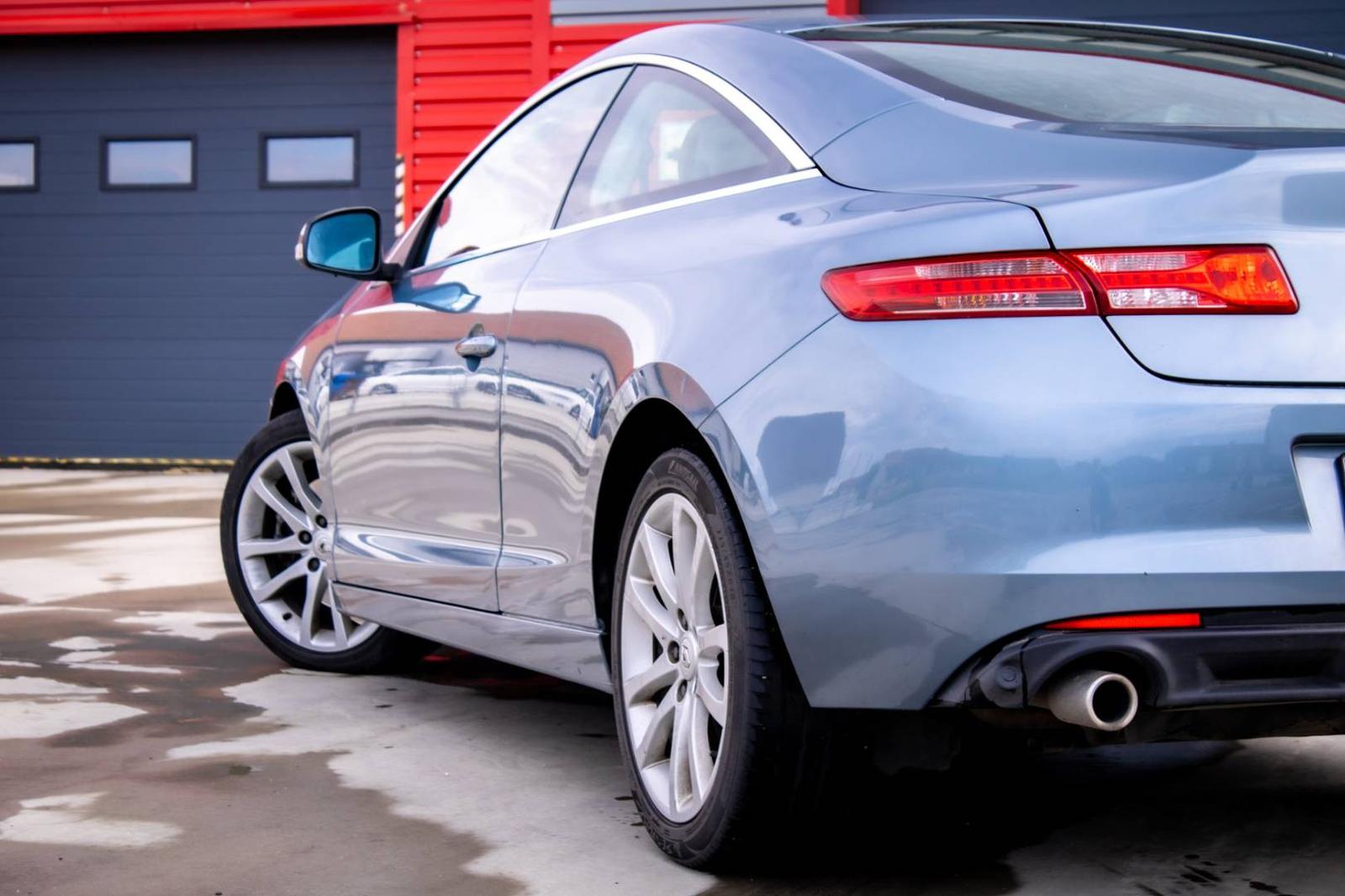 Renault Laguna Coupé 3.0DCi V6 2010 AT/6