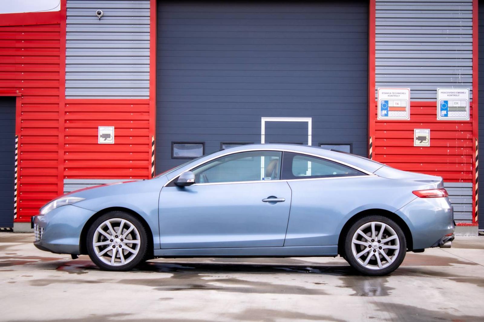 Renault Laguna Coupé 3.0DCi V6 2010 AT/6