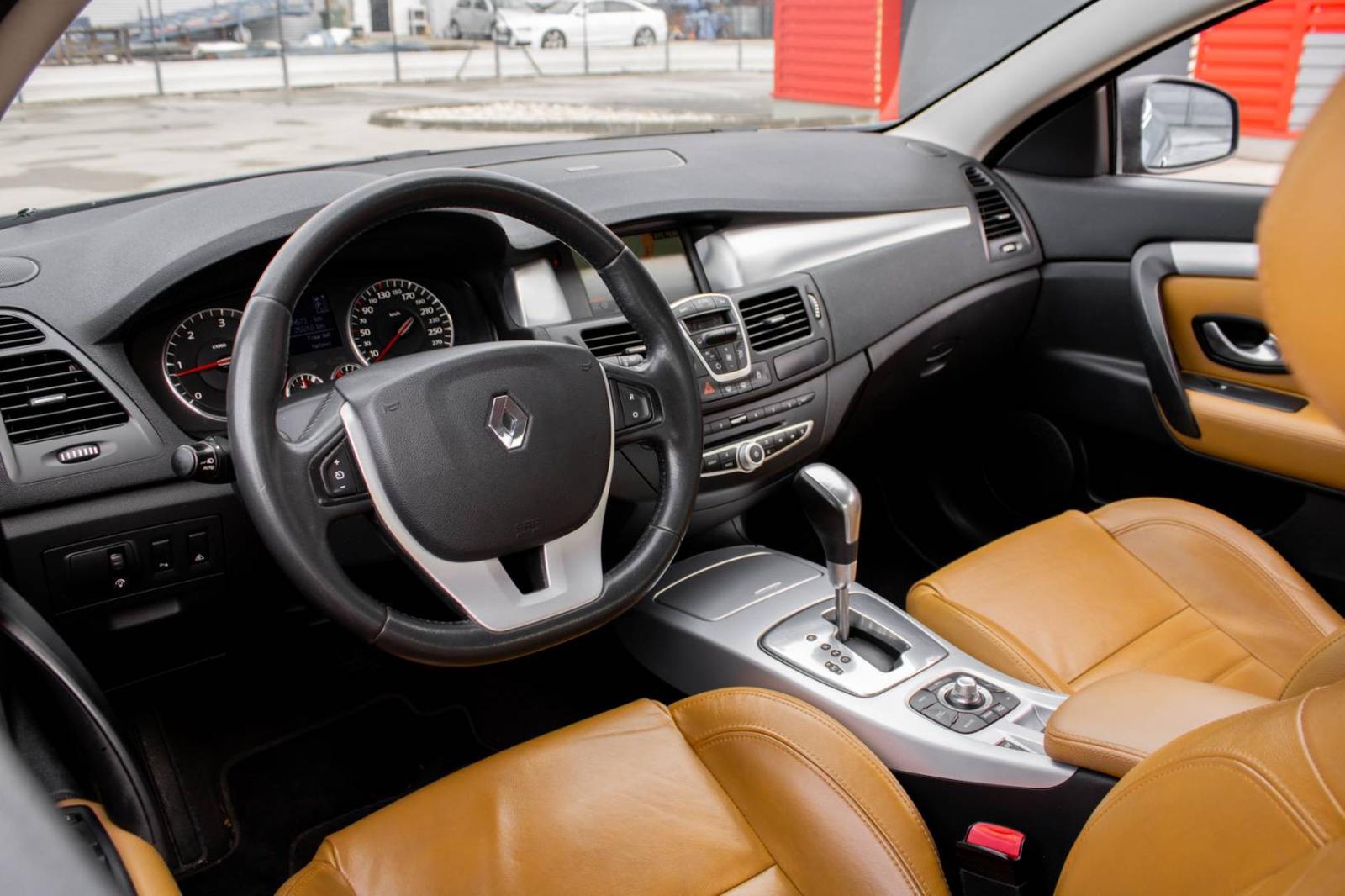 Renault Laguna Coupé 3.0DCi V6 2010 AT/6