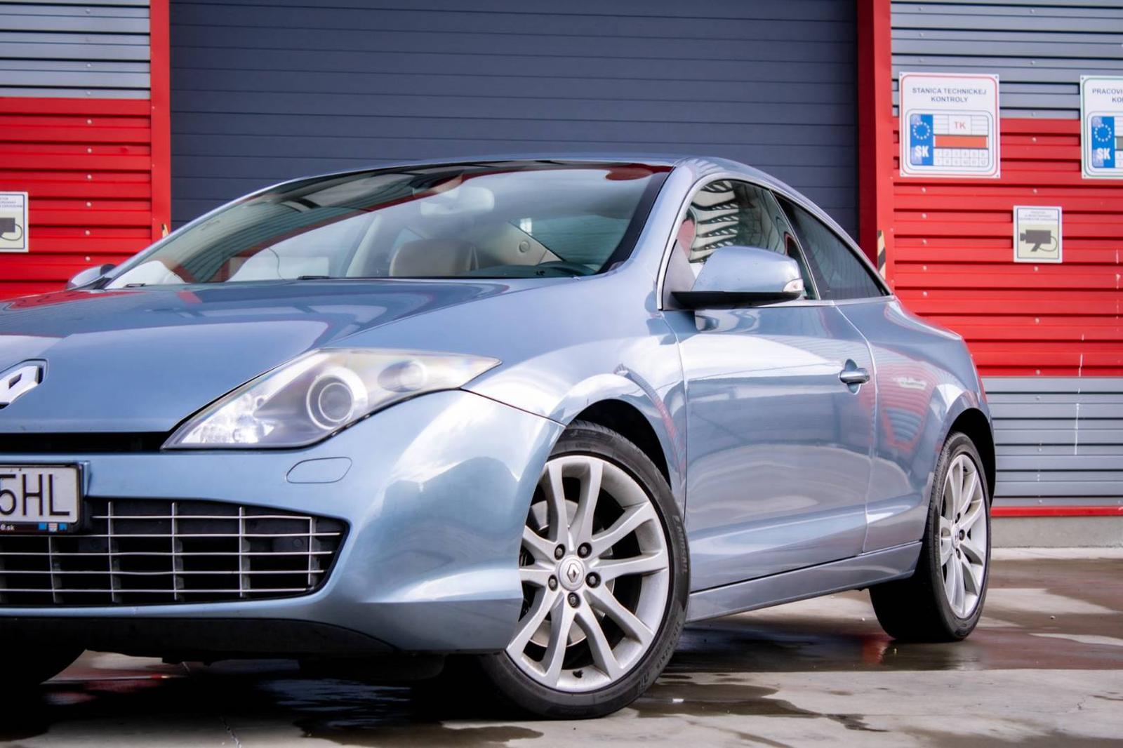 Renault Laguna Coupé 3.0DCi V6 2010 AT/6