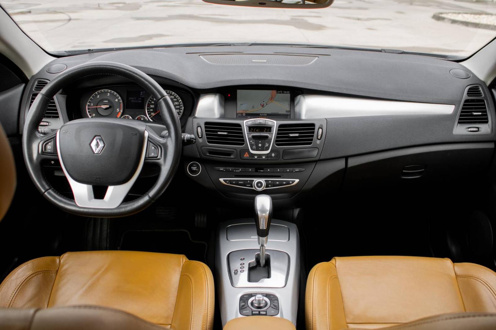 Renault Laguna Coupé 3.0DCi V6 2010 AT/6