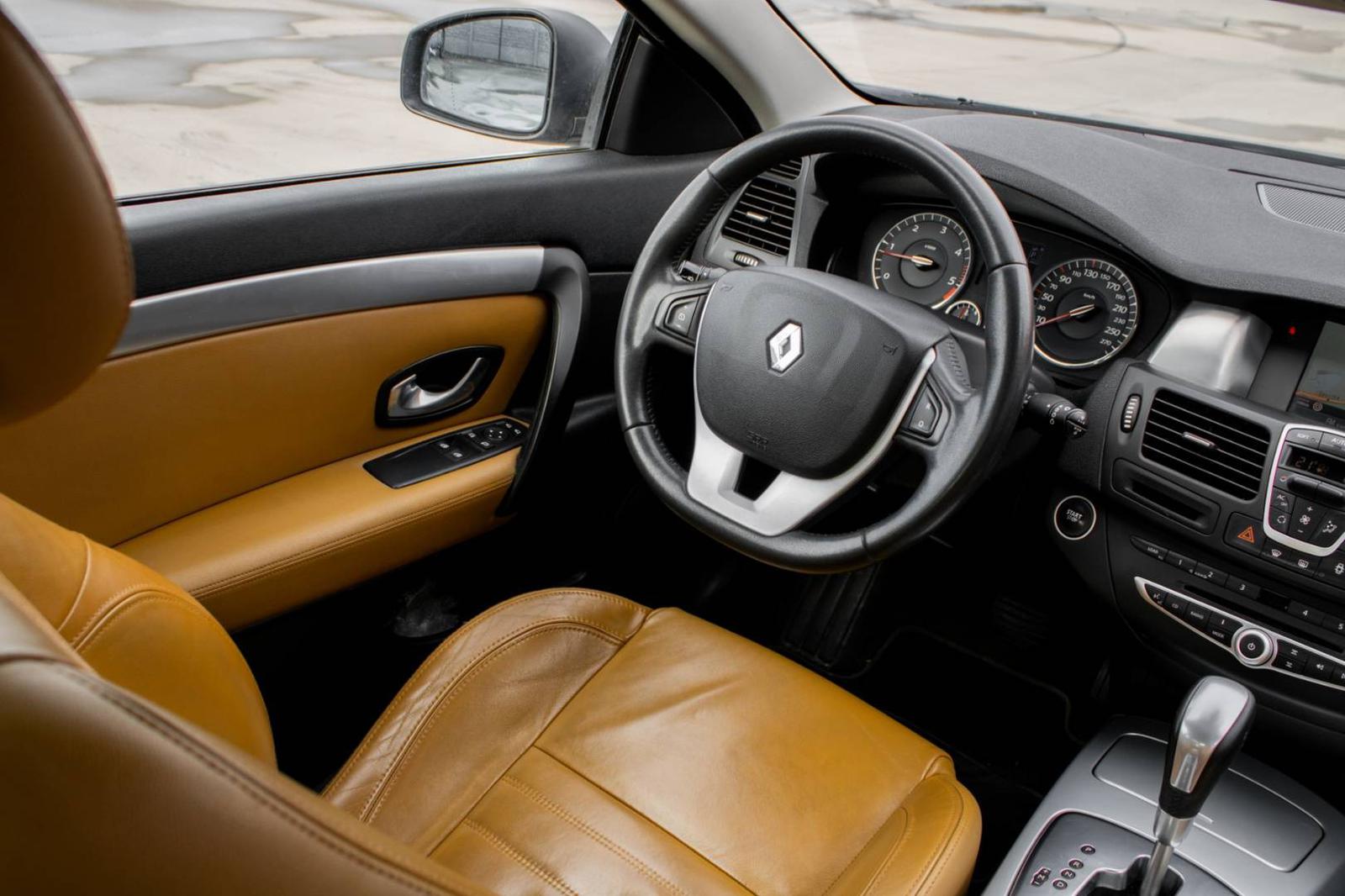 Renault Laguna Coupé 3.0DCi V6 2010 AT/6