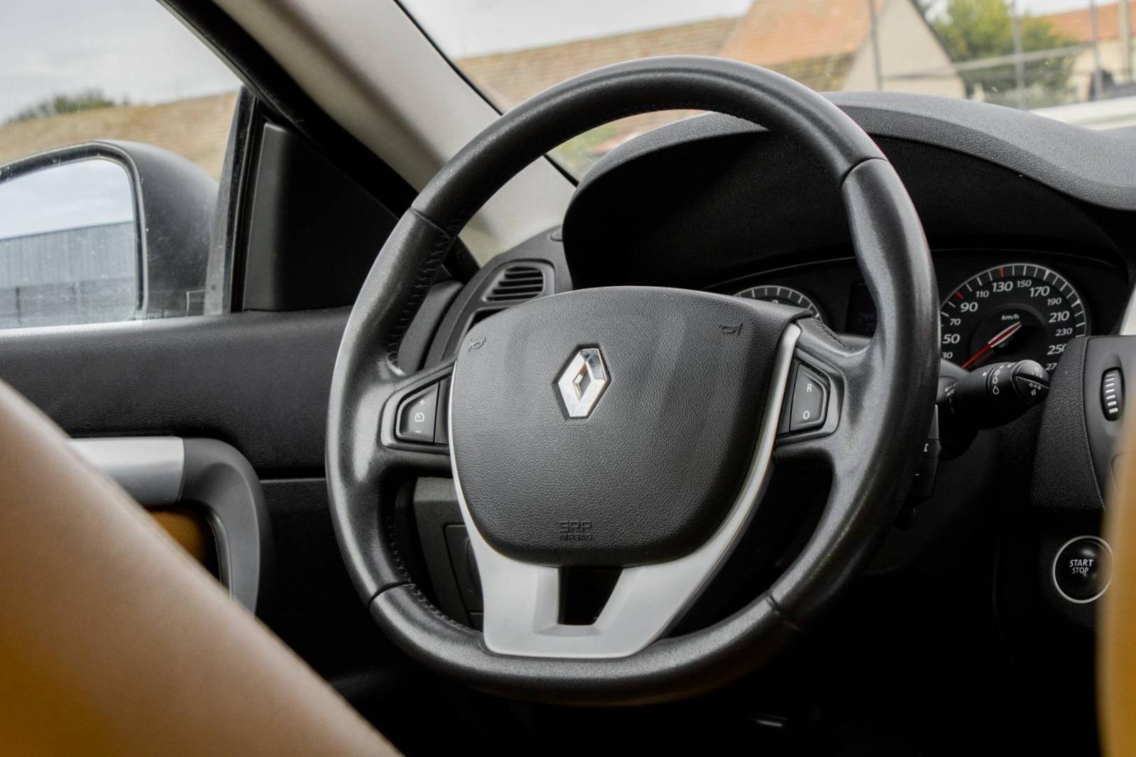Renault Laguna Coupé 3.0DCi V6 2010 AT/6