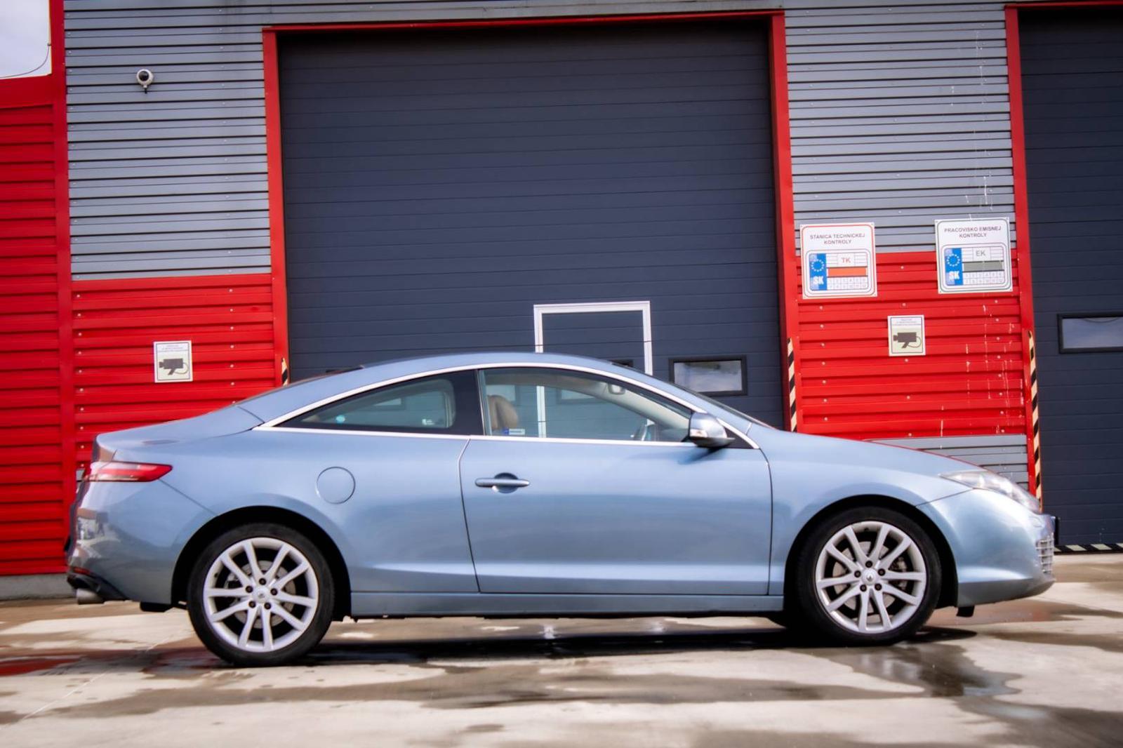 Renault Laguna Coupé 3.0DCi V6 2010 AT/6