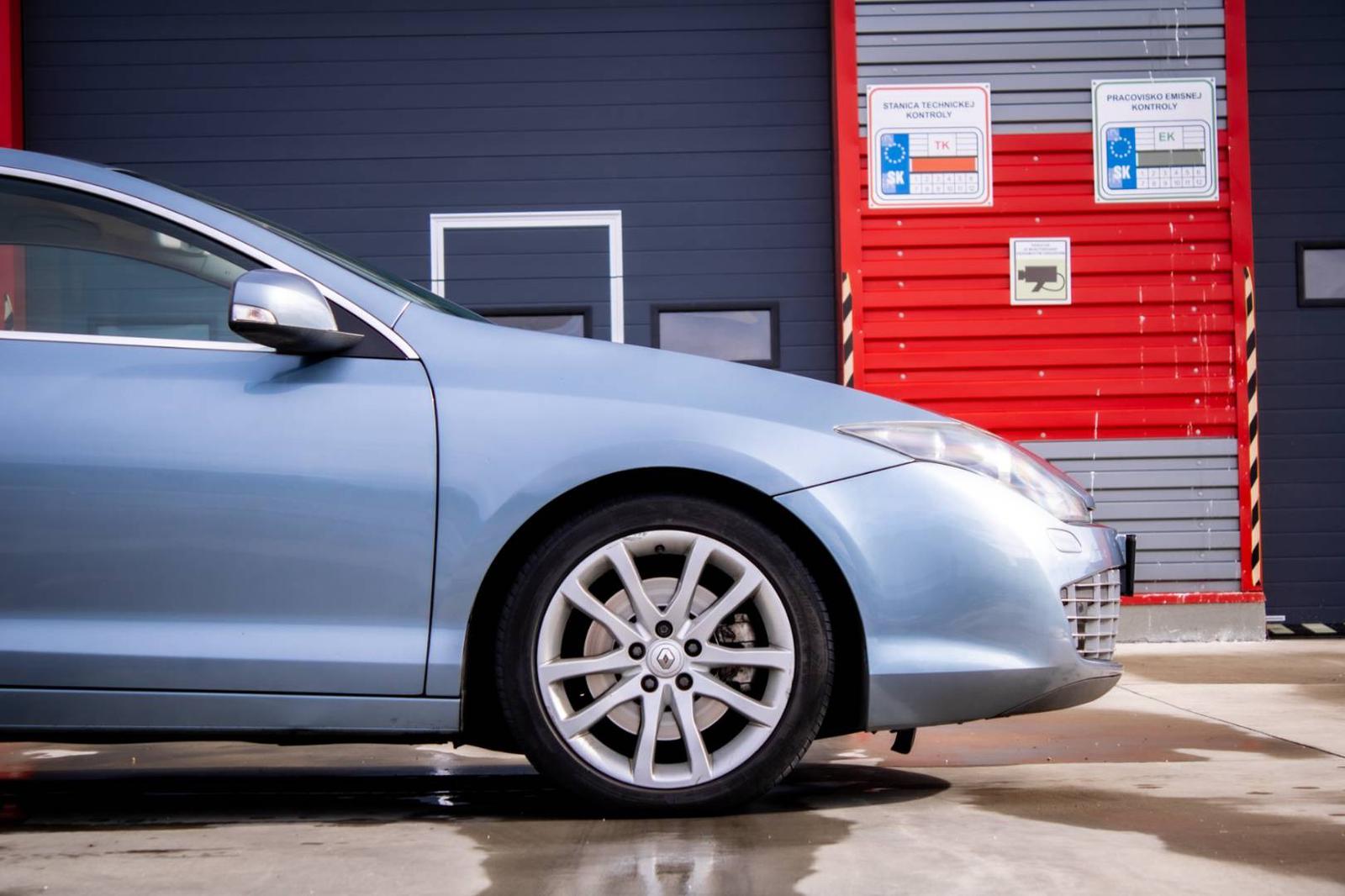 Renault Laguna Coupé 3.0DCi V6 2010 AT/6