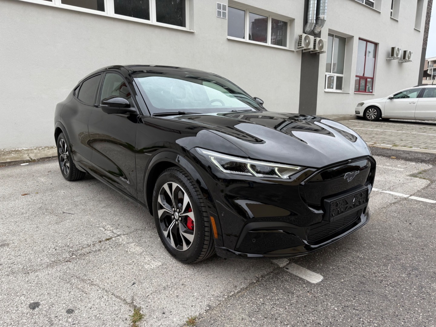 Ford Mustang Mach-E 75,7kWh AWD STD