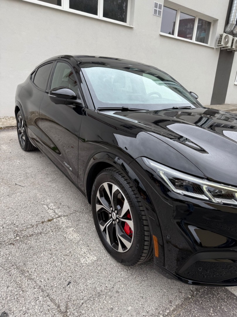 Ford Mustang Mach-E 75,7kWh AWD STD