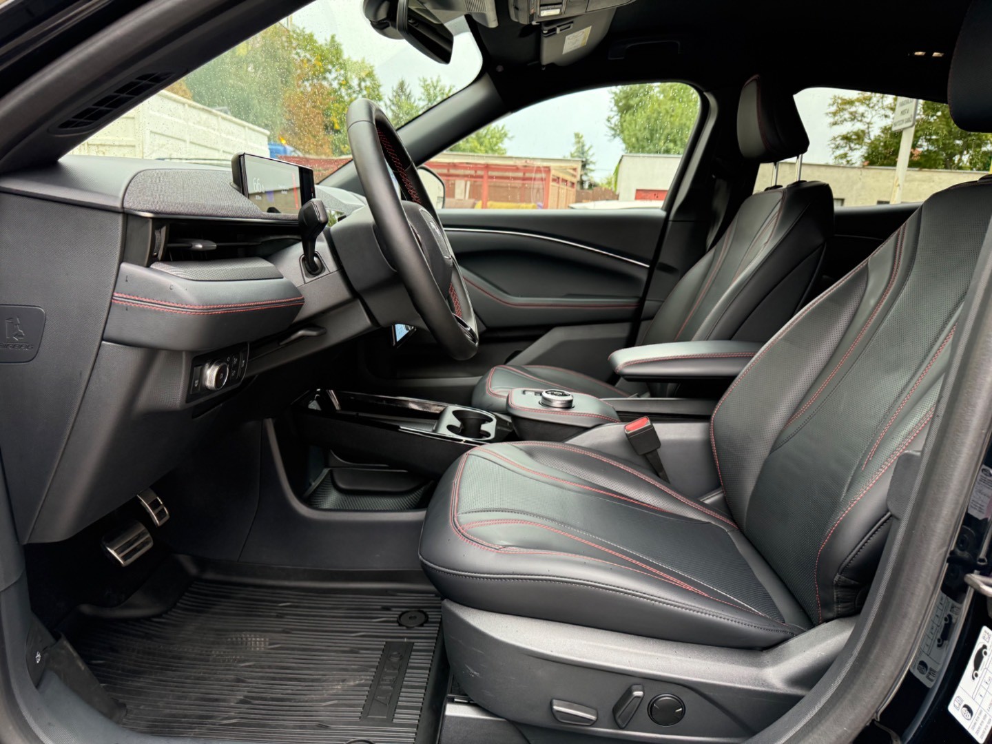 Ford Mustang Mach-E 75,7kWh AWD STD