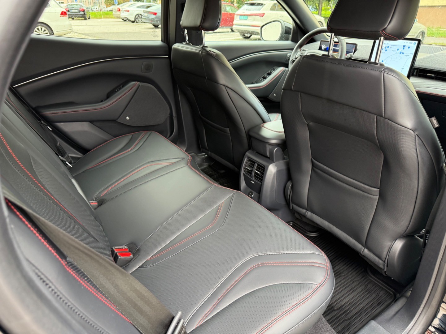 Ford Mustang Mach-E 75,7kWh AWD STD
