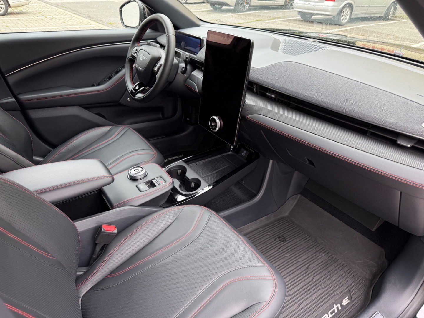 Ford Mustang Mach-E 75,7kWh AWD STD