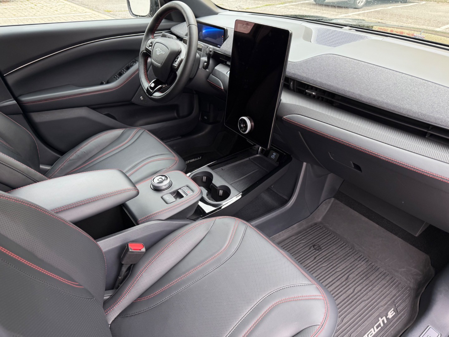 Ford Mustang Mach-E 75,7kWh AWD STD