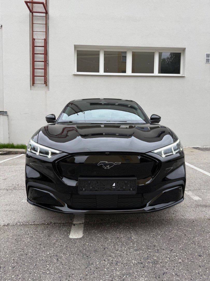 Ford Mustang Mach-E 75,7kWh AWD STD