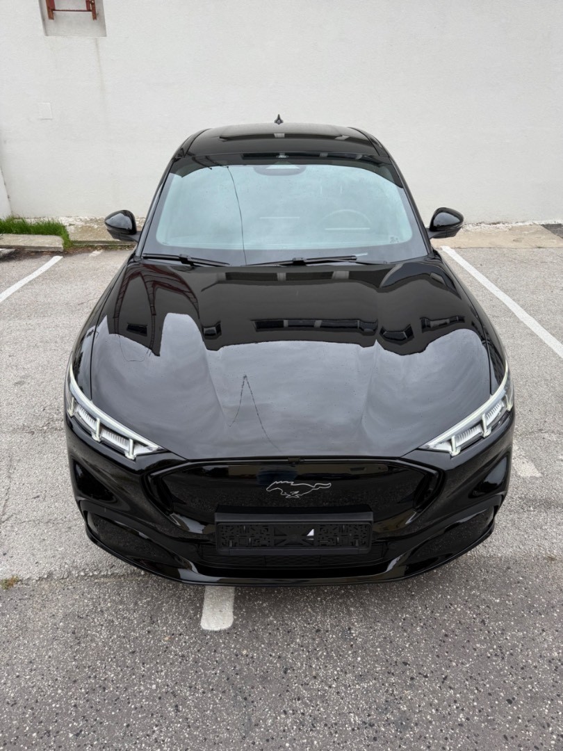 Ford Mustang Mach-E 75,7kWh AWD STD