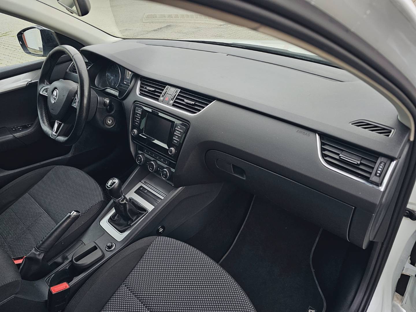Škoda Octavia Combi 1.6 TDI M6 GreenLine Ambition Navi R16
