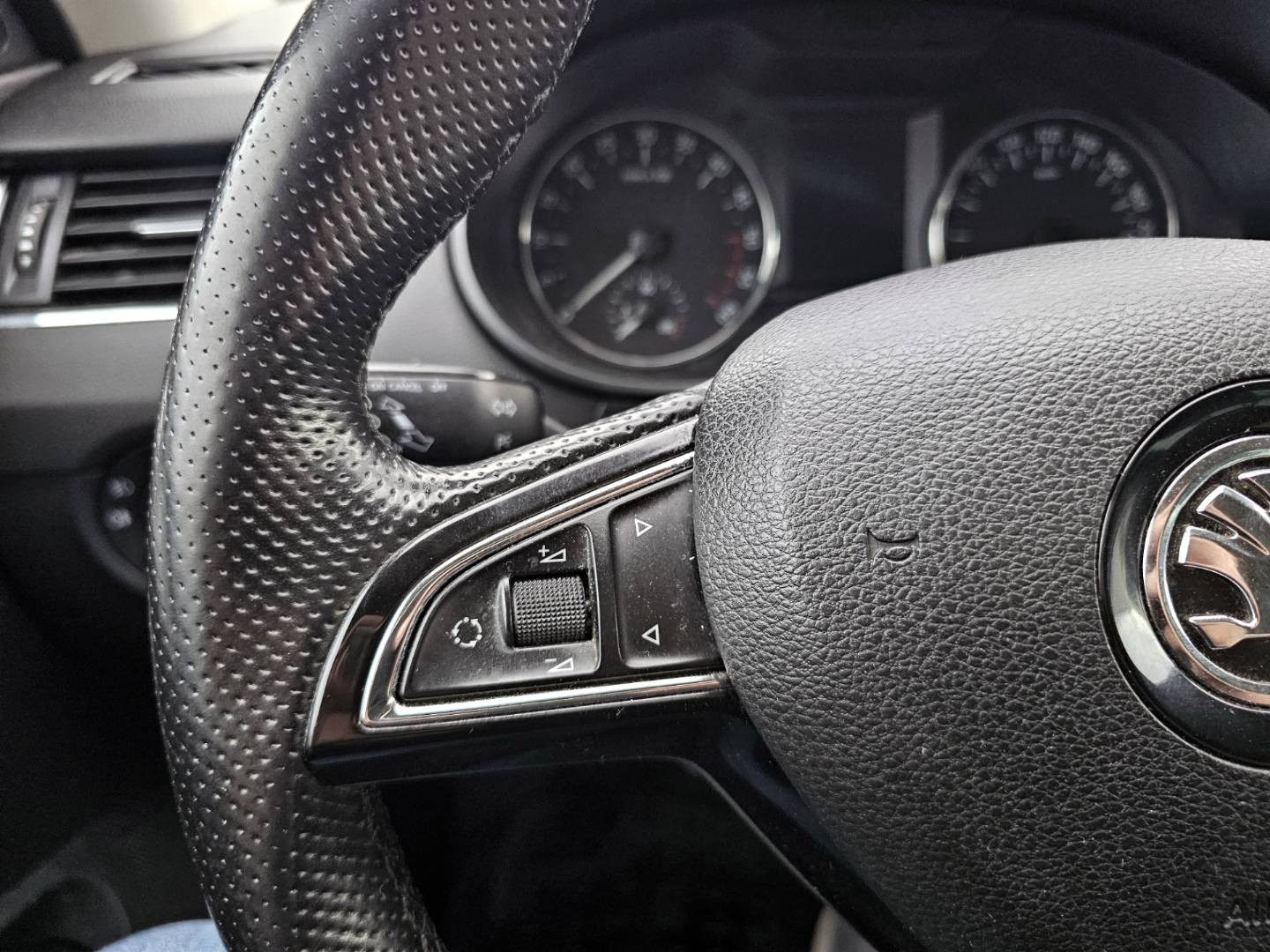 Škoda Octavia Combi 1.6 TDI M6 GreenLine Ambition Navi R16
